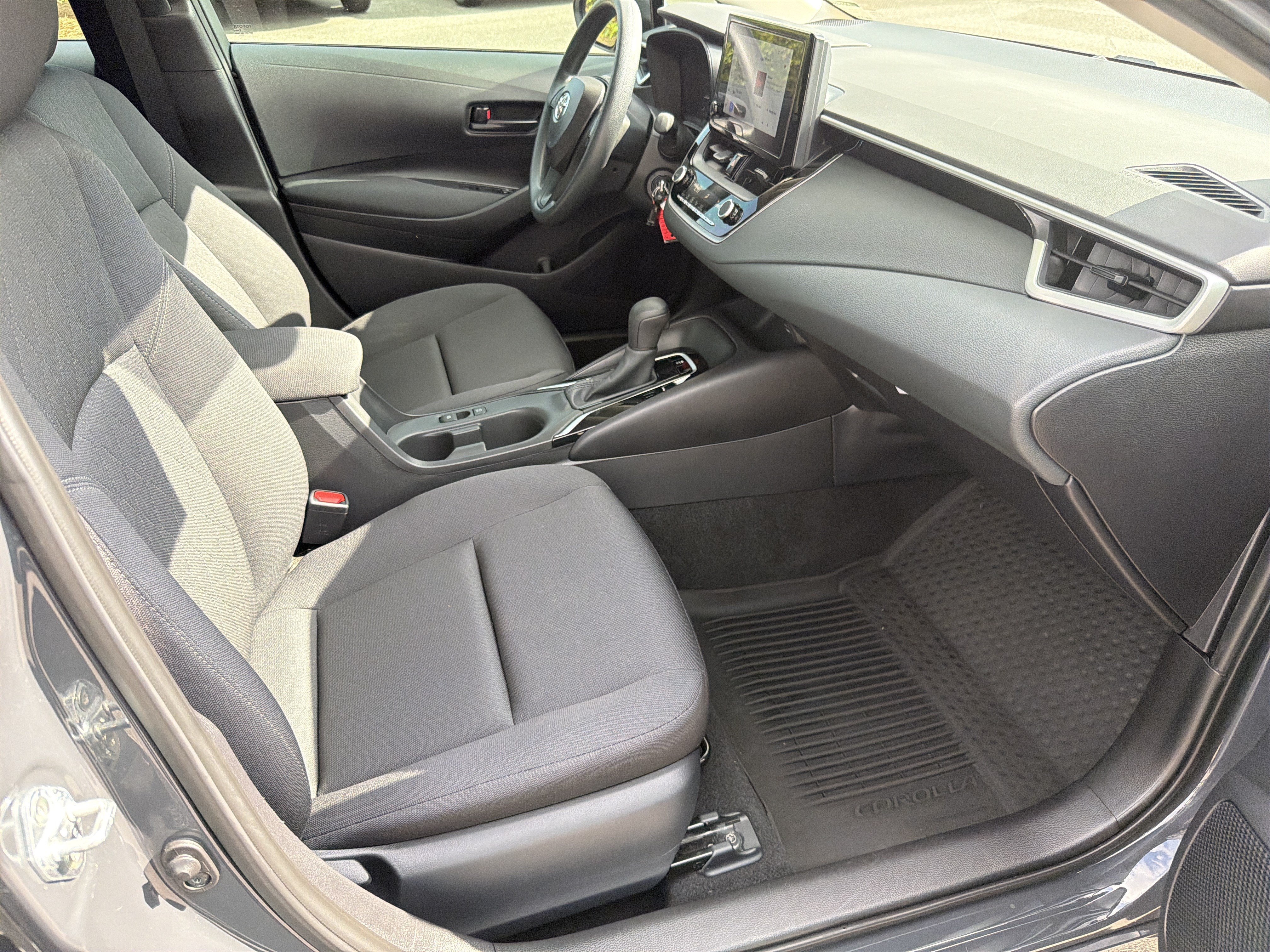 Used 2024 Toyota Corolla LE FWD image 24