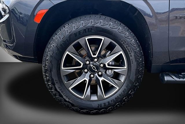 Used 2023 Chevrolet Tahoe Z71 w/ Luxury Package AWD/4WD image 8