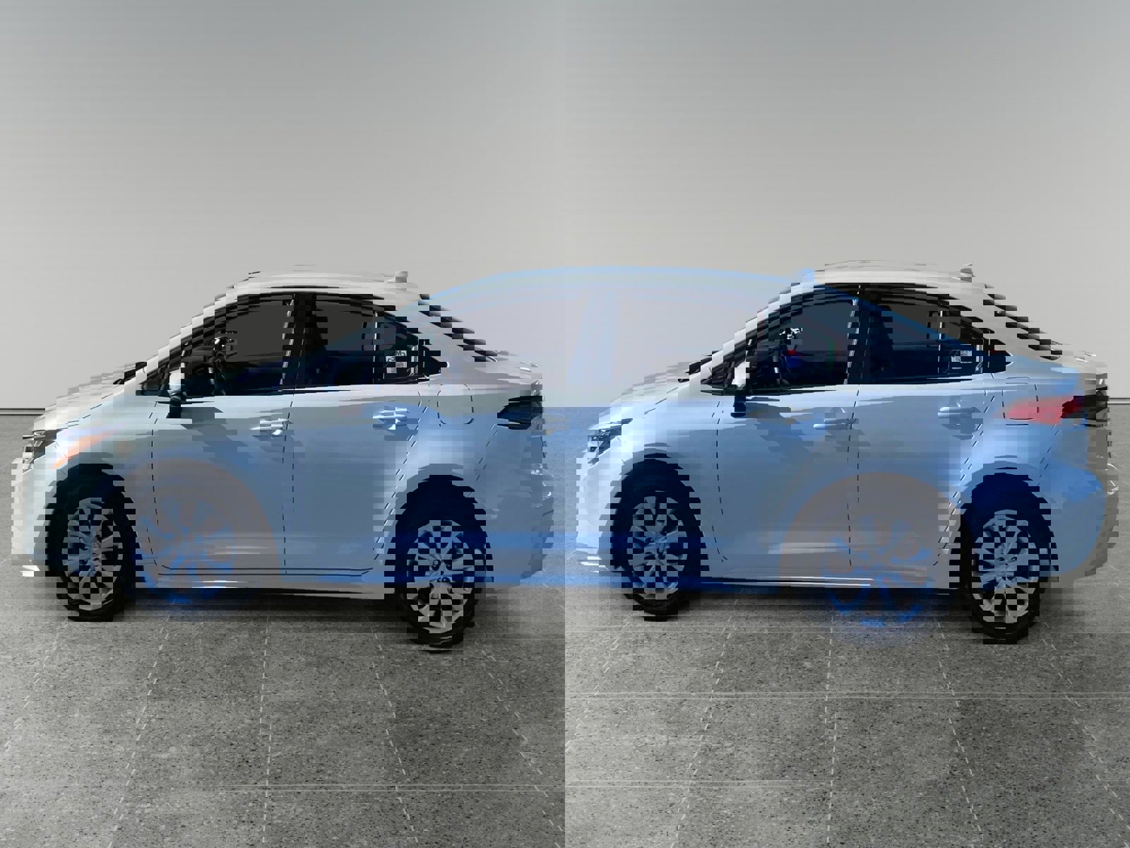 Used 2024 Toyota Corolla LE image 2