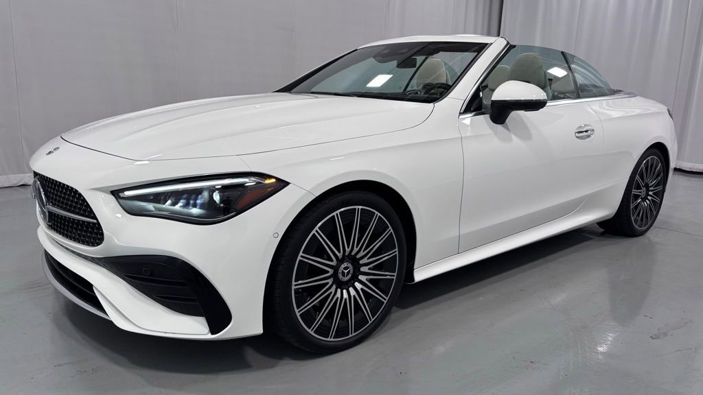 Used 2024 Mercedes-Benz CLE 300 4MATIC Cabriolet image 9