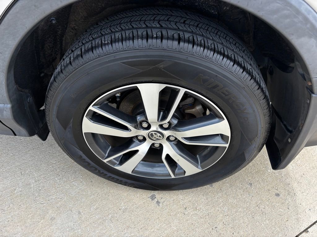 Used 2017 Toyota RAV4 XLE image 21