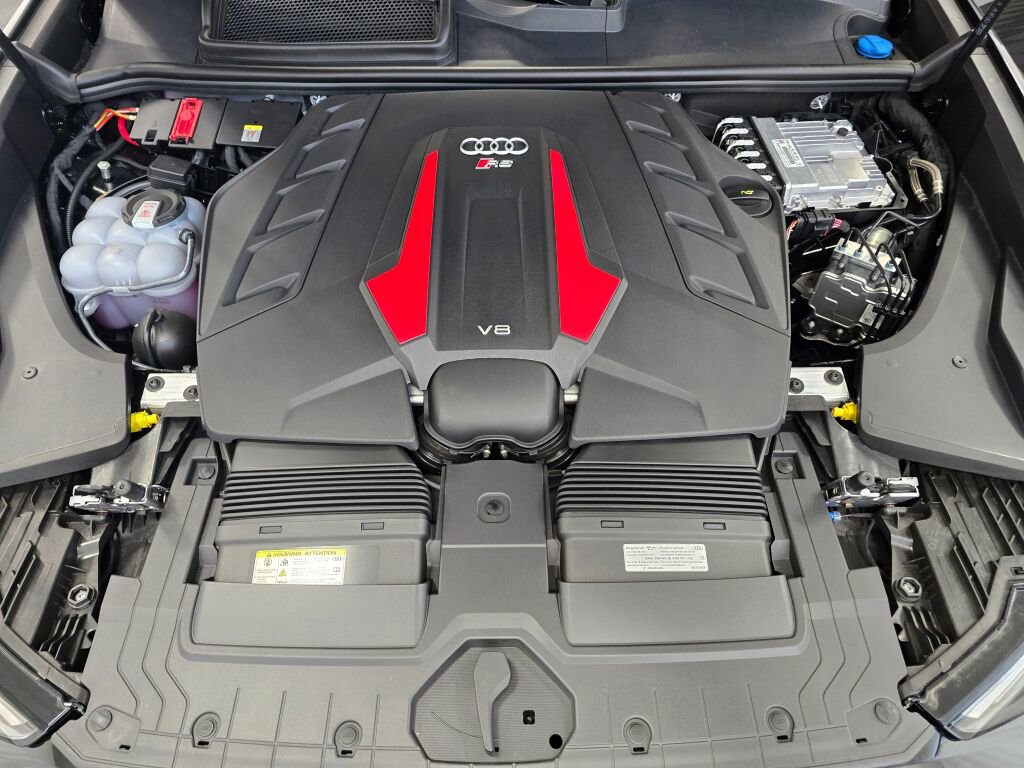 New 2025 Audi RS Q8 performance image 10