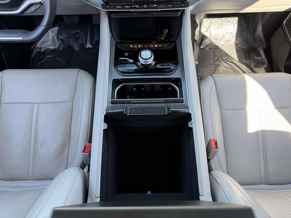 Used 2024 Jeep Wagoneer Series II w/ Flexible Seating Group AWD/4WD image 20