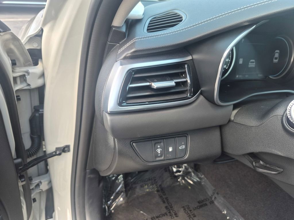 Used 2026 Genesis G70 2.5T image 14