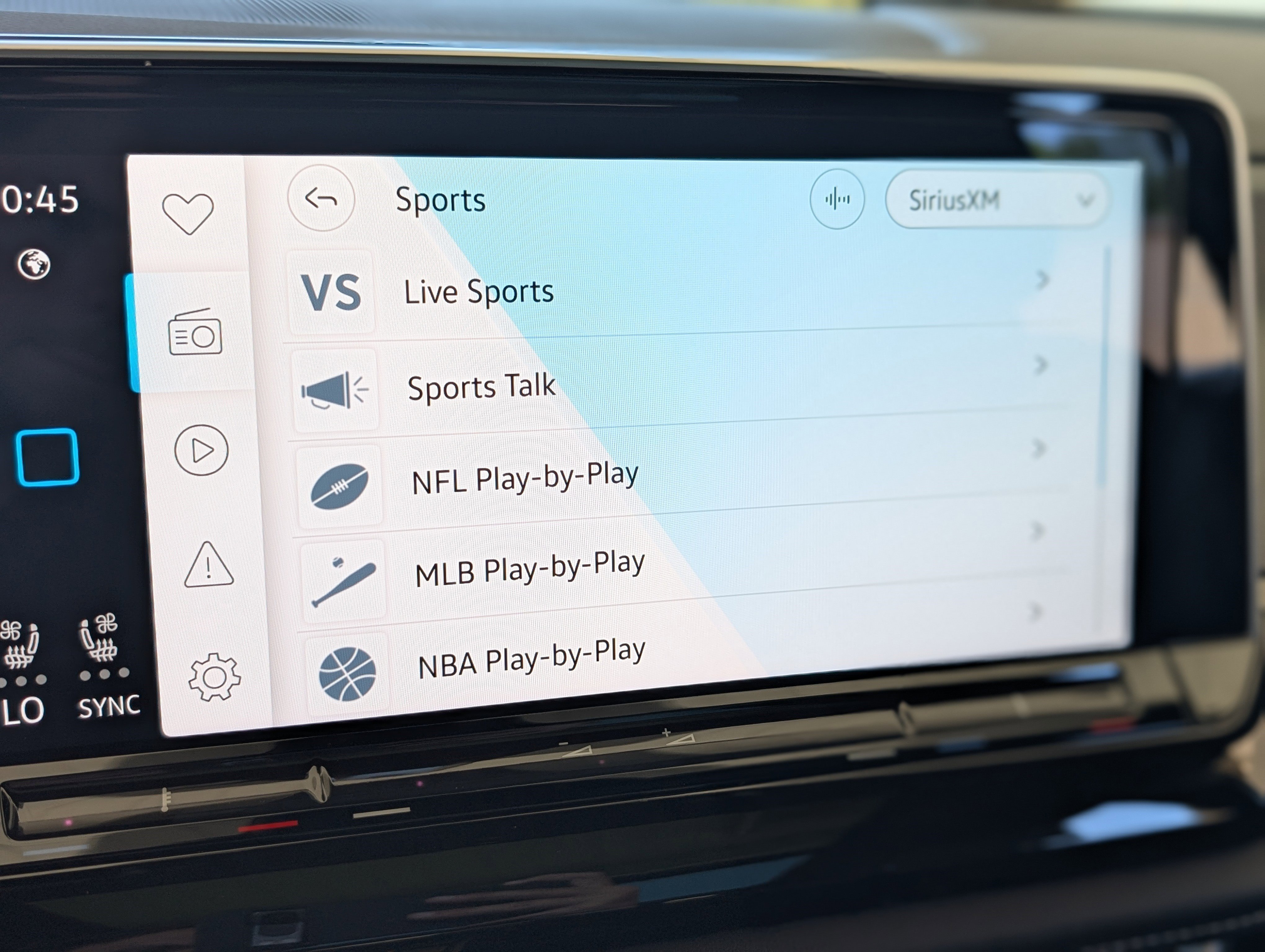 Used 2025 Volkswagen Atlas Cross Sport SEL image 30