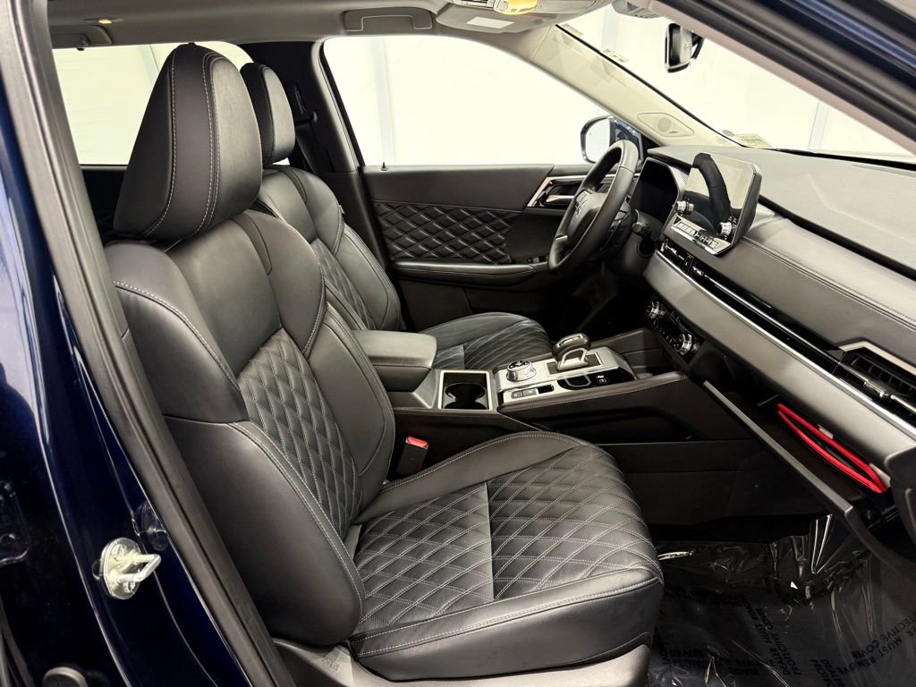Used 2024 Mitsubishi Outlander SEL Black Edition image 22