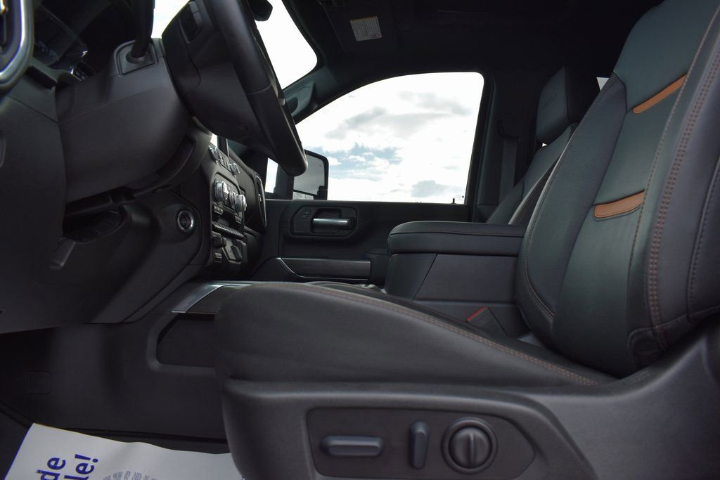 Used 2022 GMC Sierra 2500 AT4 w/ AT4 Premium Plus Package image 7
