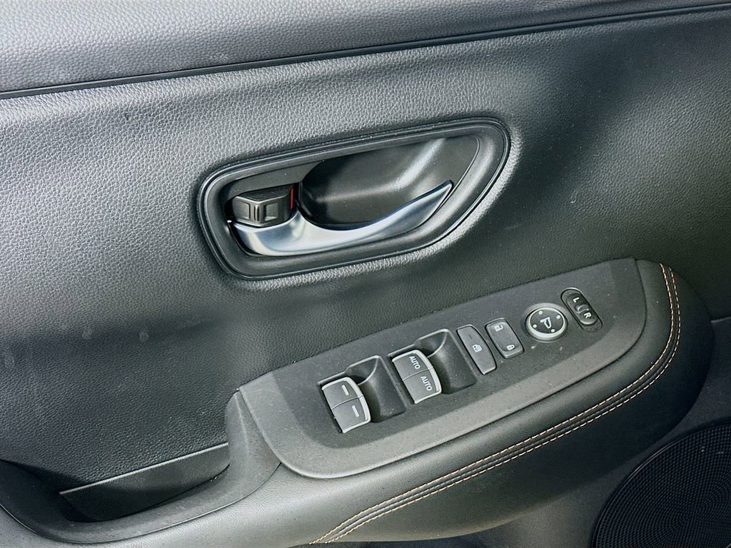 Certified 2025 Honda HR-V Sport image 21