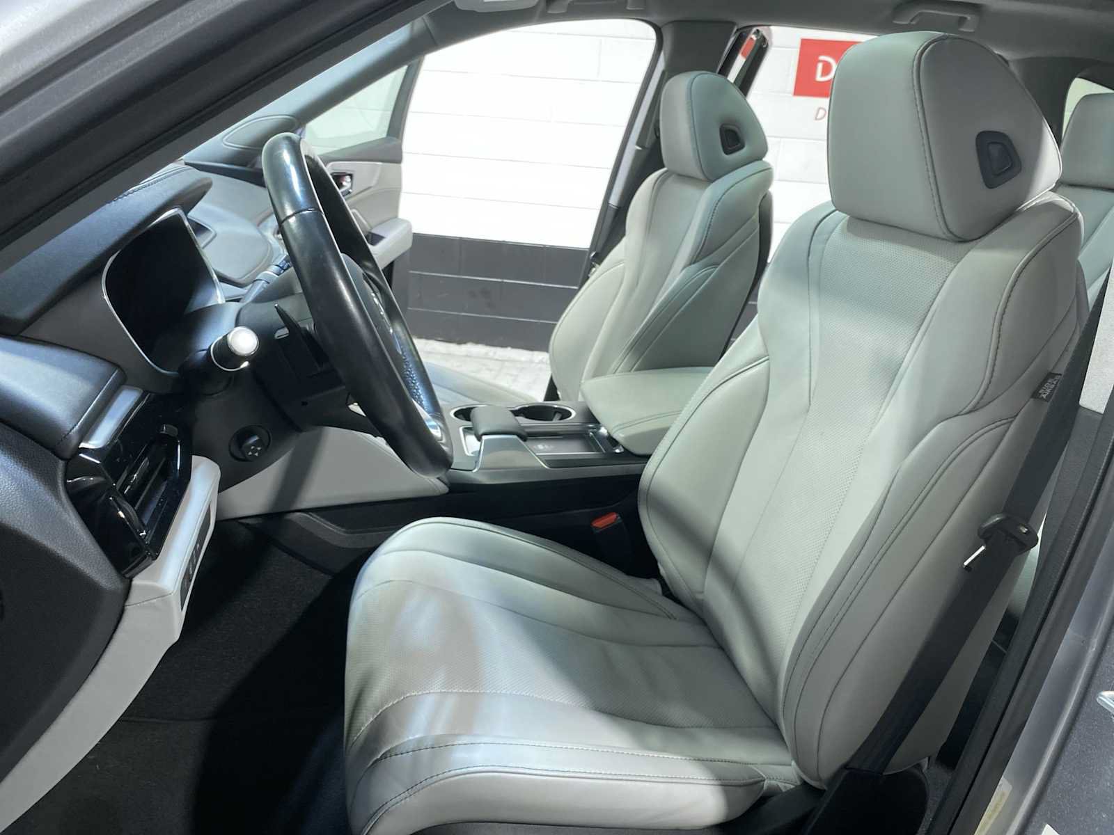 Used 2024 Acura MDX SH-AWD w/ Technology Package image 11