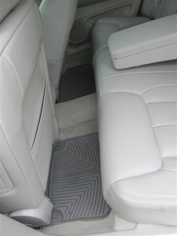 Used 2010 Cadillac DTS Luxury FWD image 17