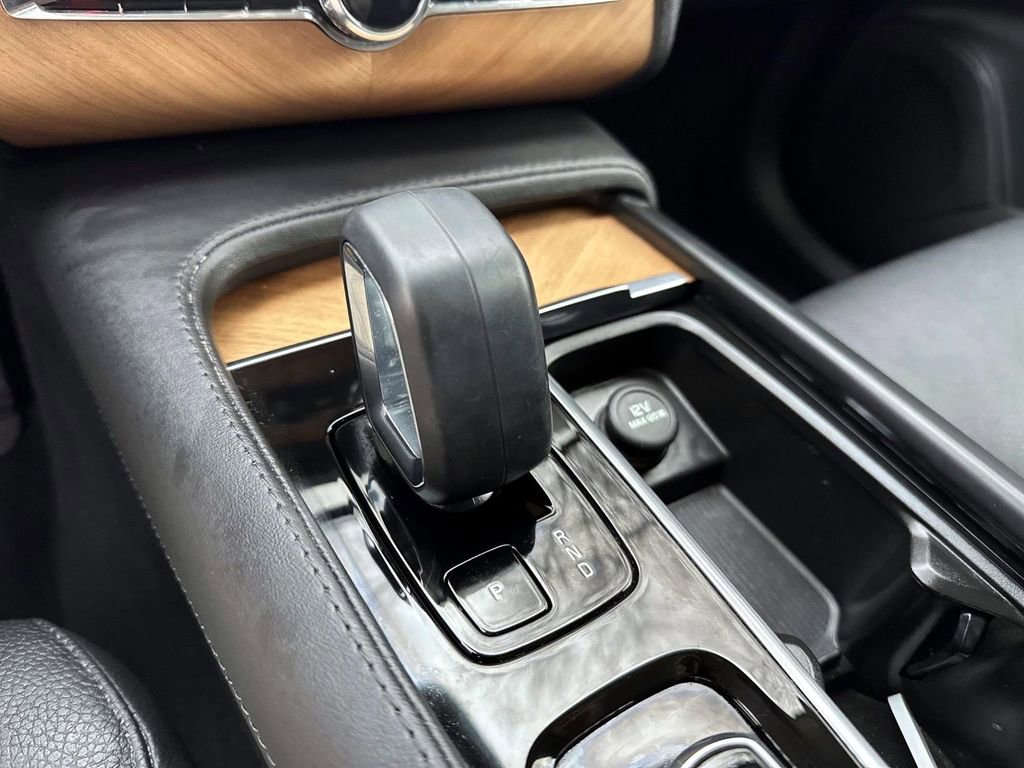 Used 2023 Volvo XC90 B6 Plus w/ Protection Package Premier image 23
