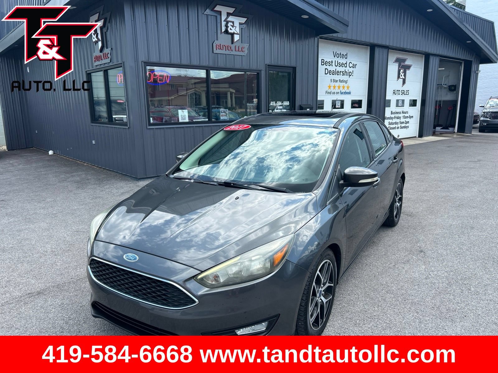 Used 2017 Ford Focus SEL FWD image 1