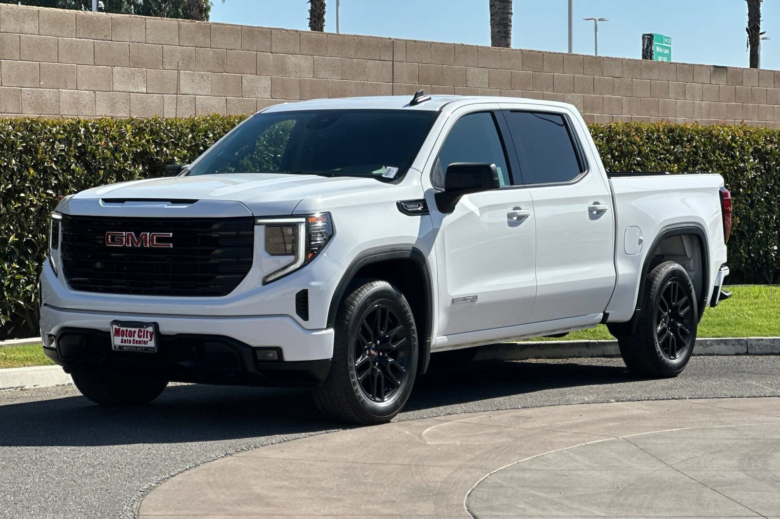 Certified 2026 GMC Sierra 1500 Elevation RWD image 8