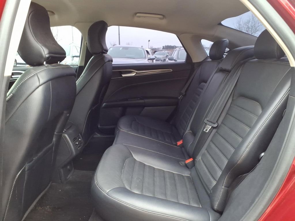 Used 2018 Ford Fusion SE w/ Fusion SE Technology Package image 7