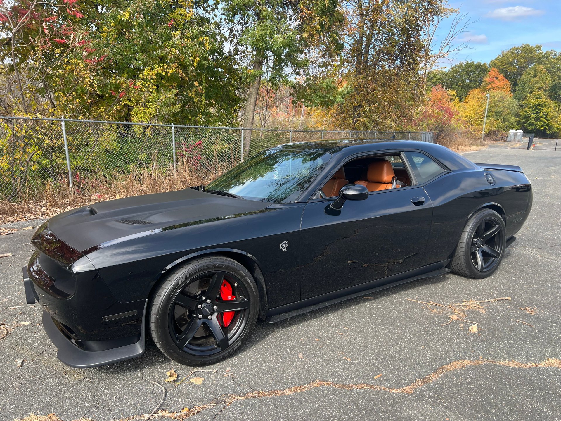 Used 2017 Dodge Challenger SRT Hellcat image 1