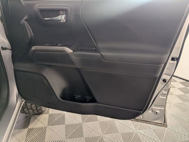 Used 2021 Toyota Tacoma TRD Off-Road w/ Technology Package AWD/4WD image 32