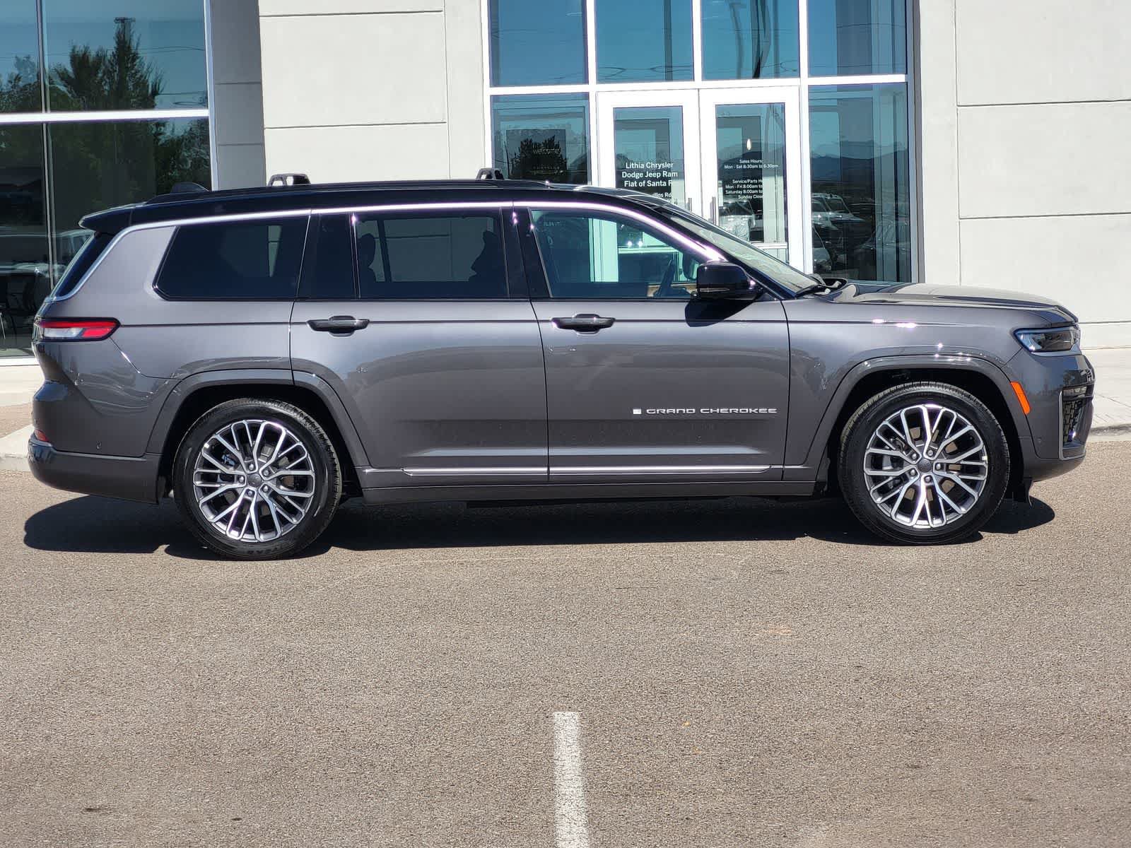 Used 2026 Jeep Grand Cherokee L Summit AWD/4WD image 4