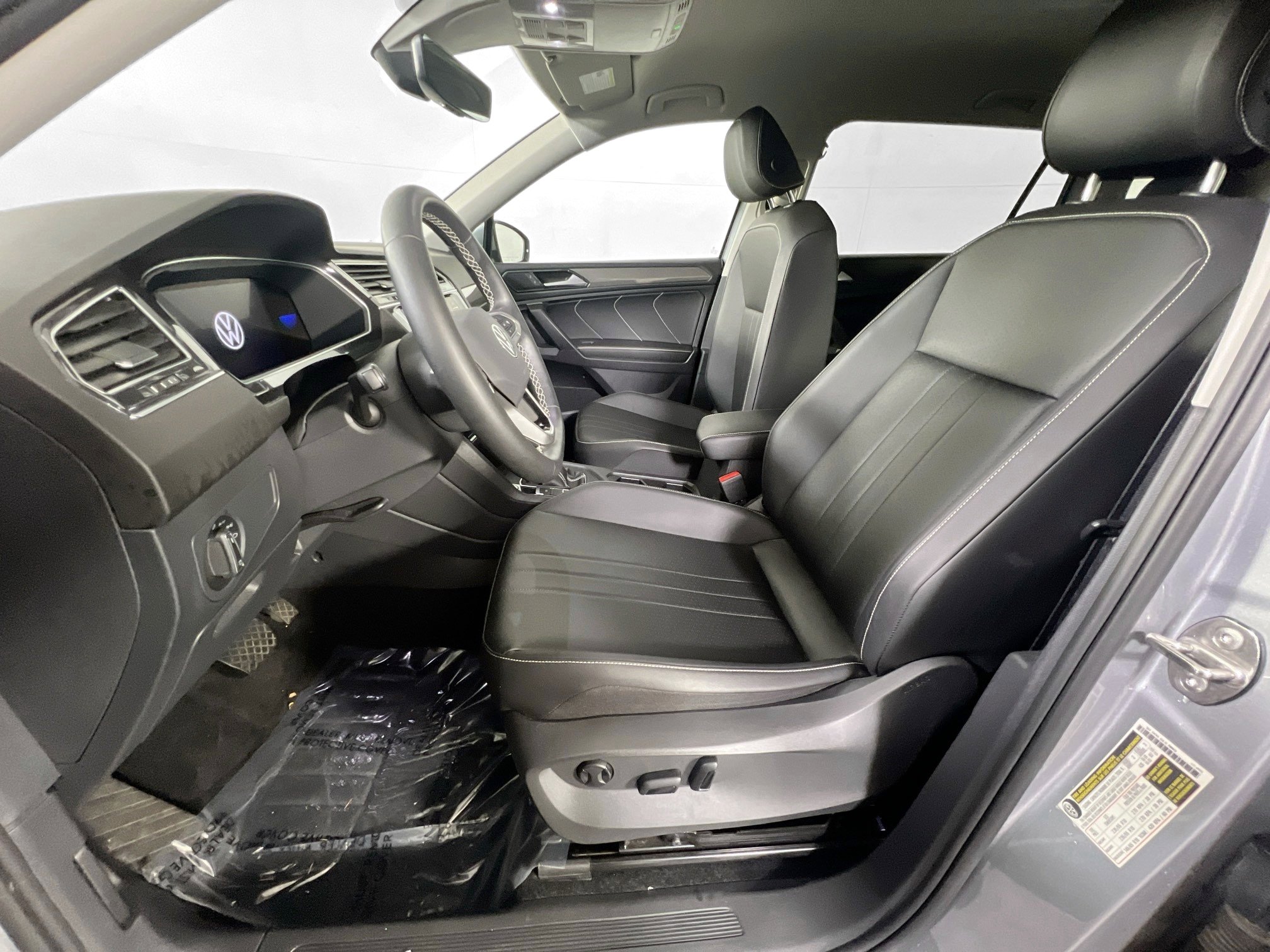 Used 2022 Volkswagen Tiguan SE AWD/4WD image 20