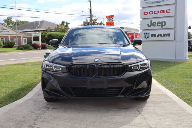 Used 2023 BMW 330i xDrive Sedan w/ Premium Package AWD/4WD image 6