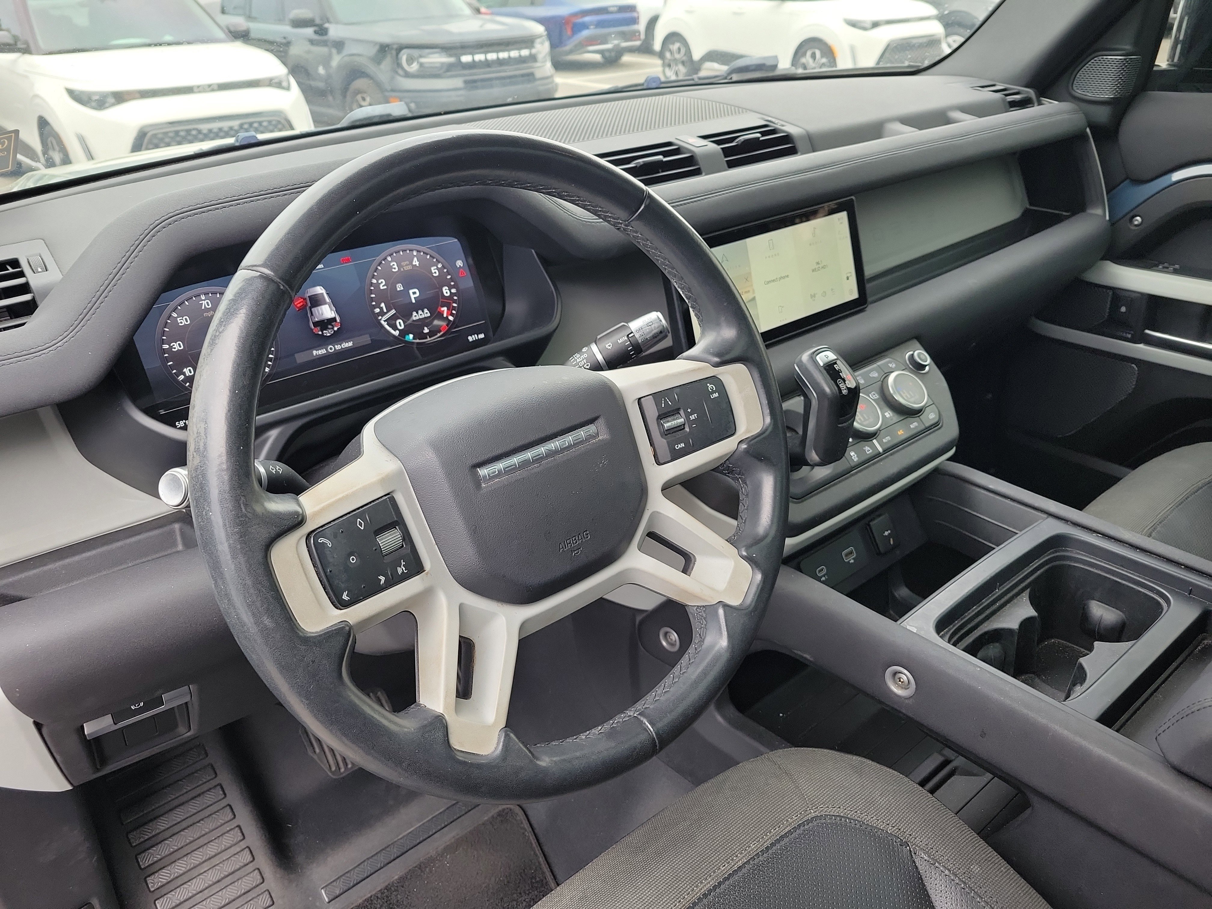 Used 2020 Land Rover Defender 110 SE image 24