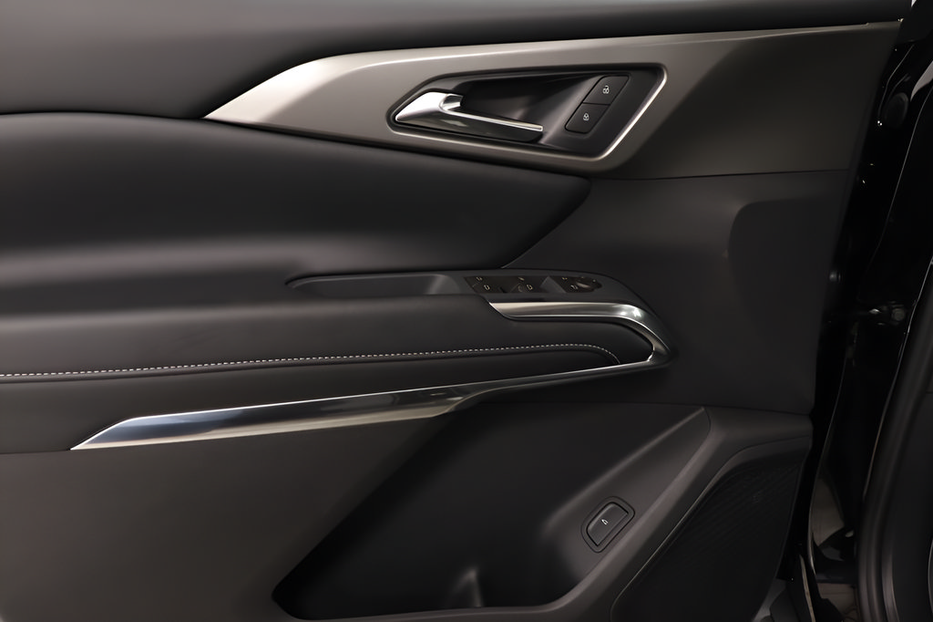 New 2027 Chevrolet Traverse LT w/ Midnight/Sport Edition FWD image 22