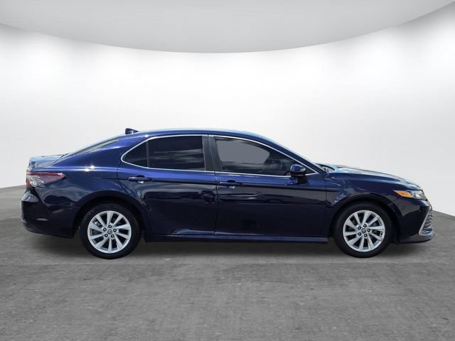 Used 2022 Toyota Camry LE FWD image 3