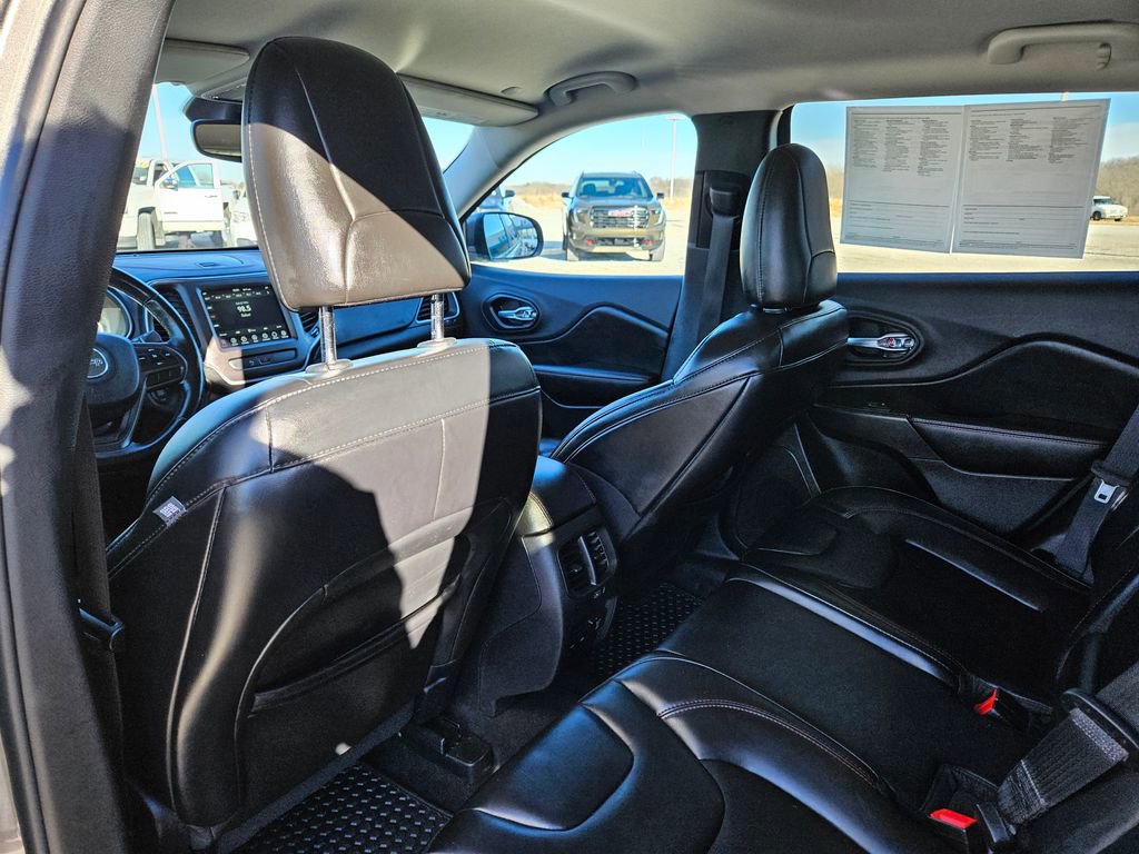 Used 2020 Jeep Cherokee Trailhawk w/ Cold Weather Group image 27