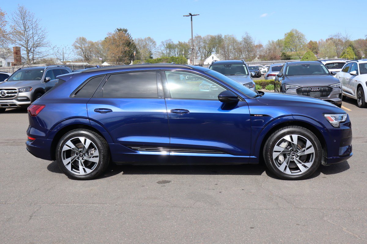 Used 2021 Audi e-tron Premium w/ Convenience Plus Package AWD/4WD image 5