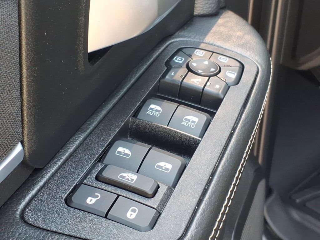 Certified 2025 RAM 2500 Big Horn AWD/4WD image 11