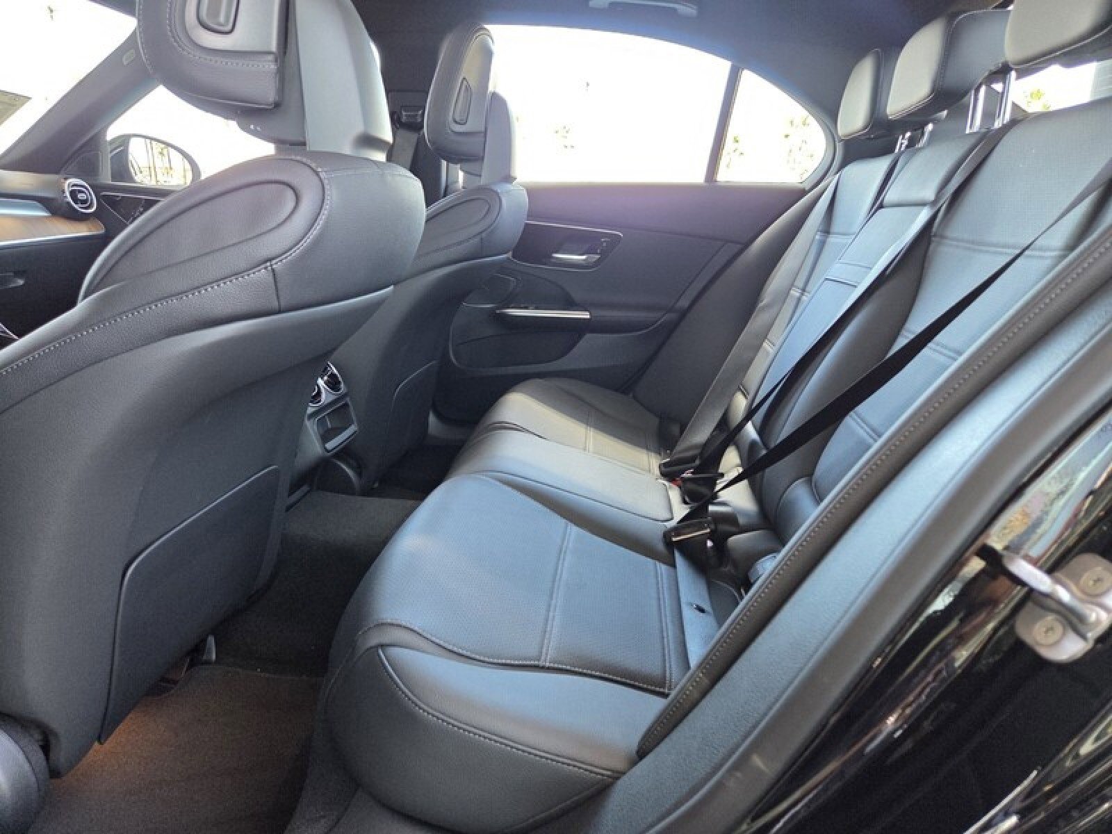 New 2025 Mercedes-Benz C 300 4MATIC Sedan image 13