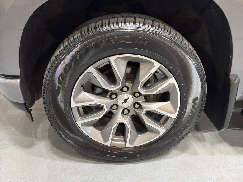Used 2022 Chevrolet Silverado 1500 RST w/ Convenience Package II image 9