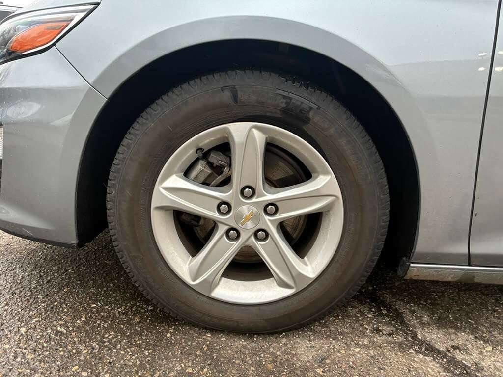 Used 2023 Chevrolet Malibu LS image 14