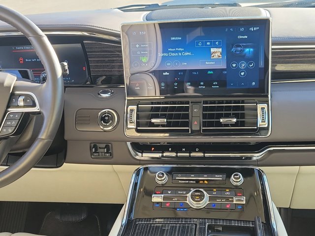 Certified 2024 Lincoln Navigator Black Label image 20