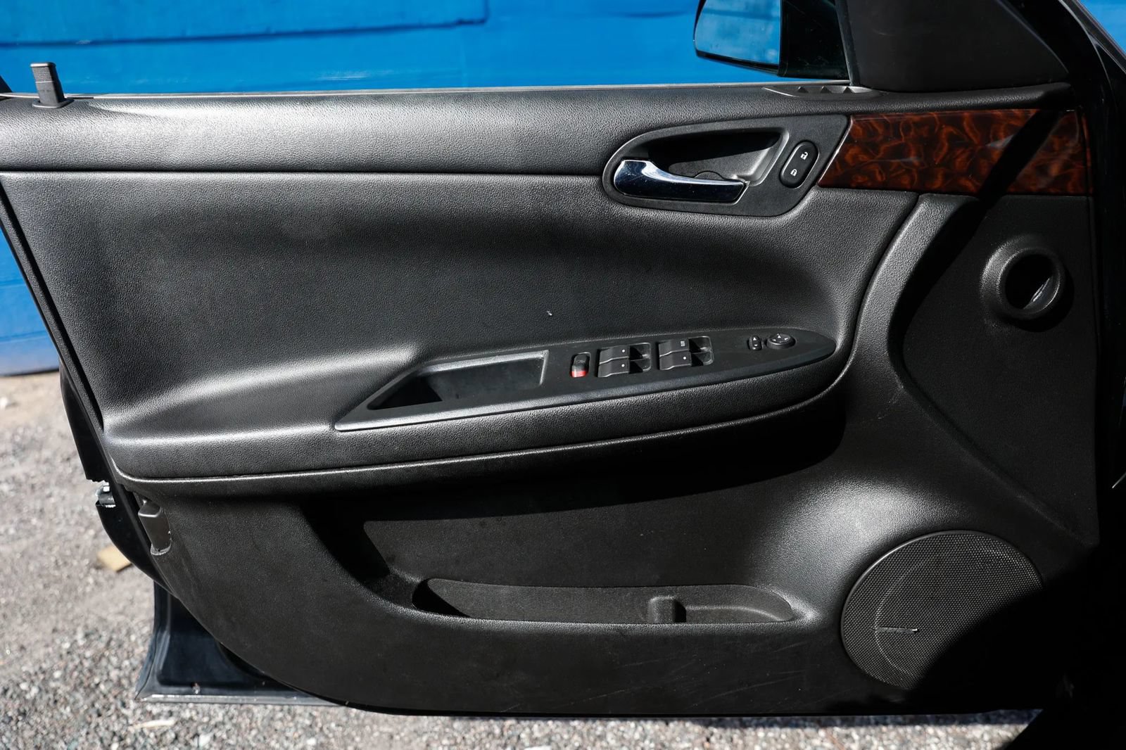 Used 2013 Chevrolet Impala LTZ FWD image 37