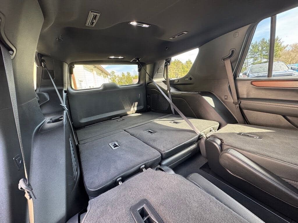 Used 2025 GMC Yukon Denali w/ Sun & Power Step Package image 45