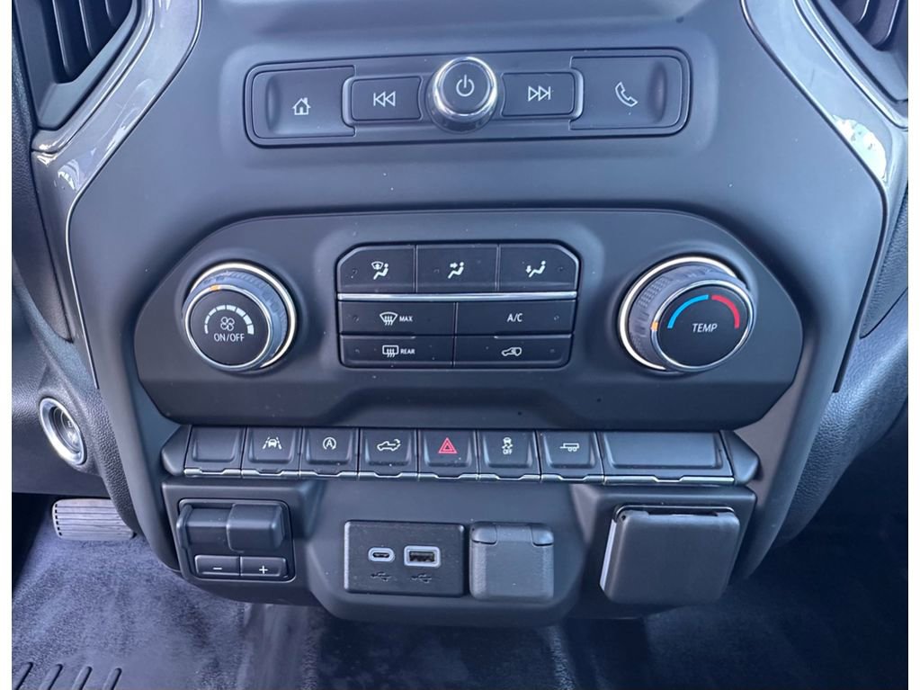 Used 2024 Chevrolet Silverado 1500 Custom w/ Dark Appearance Package image 8