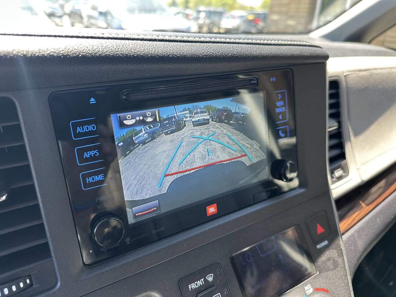 Used 2017 Toyota Sienna Limited Premium AWD/4WD image 3