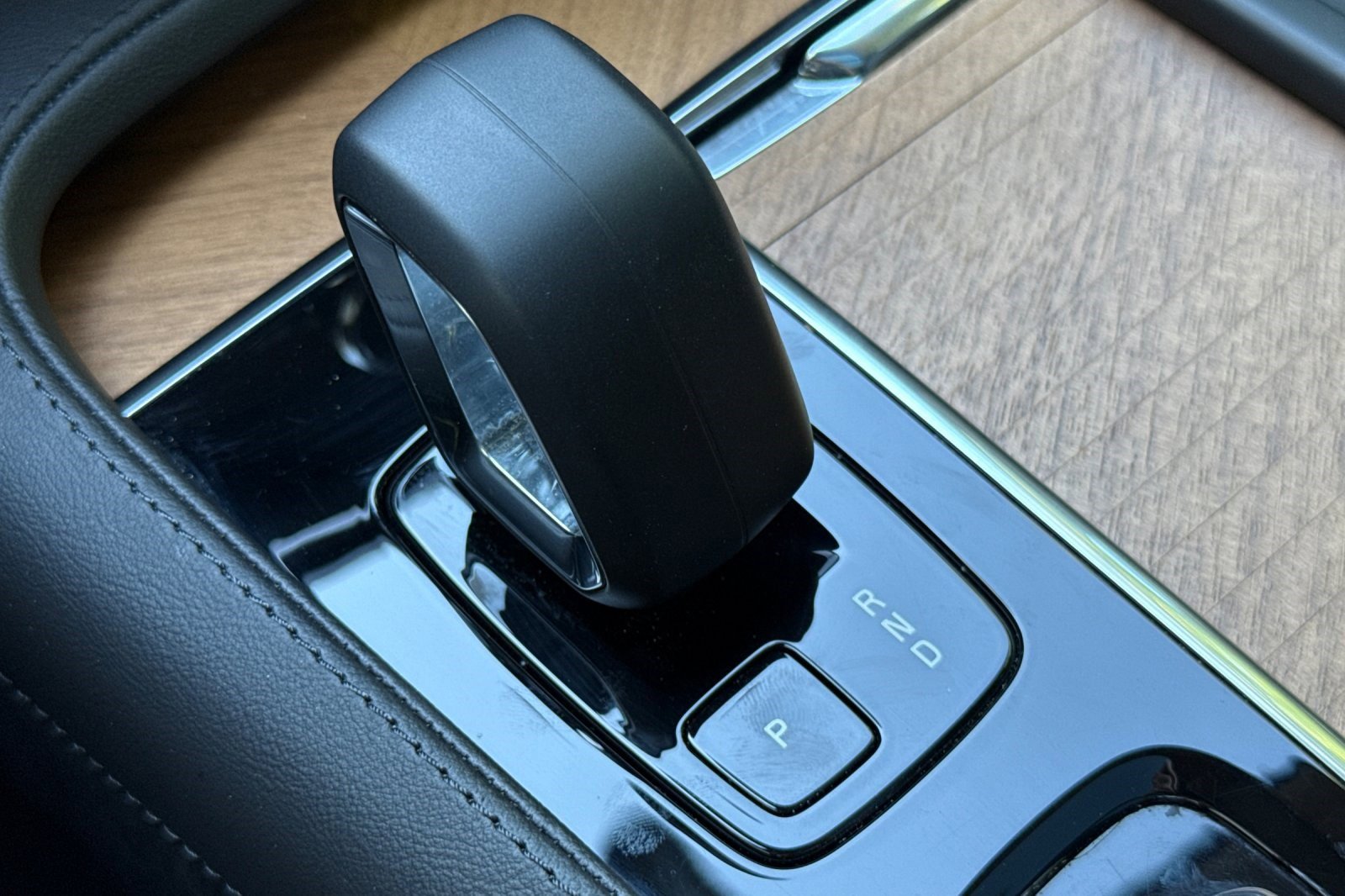 Used 2025 Volvo XC90 B6 Ultra image 29