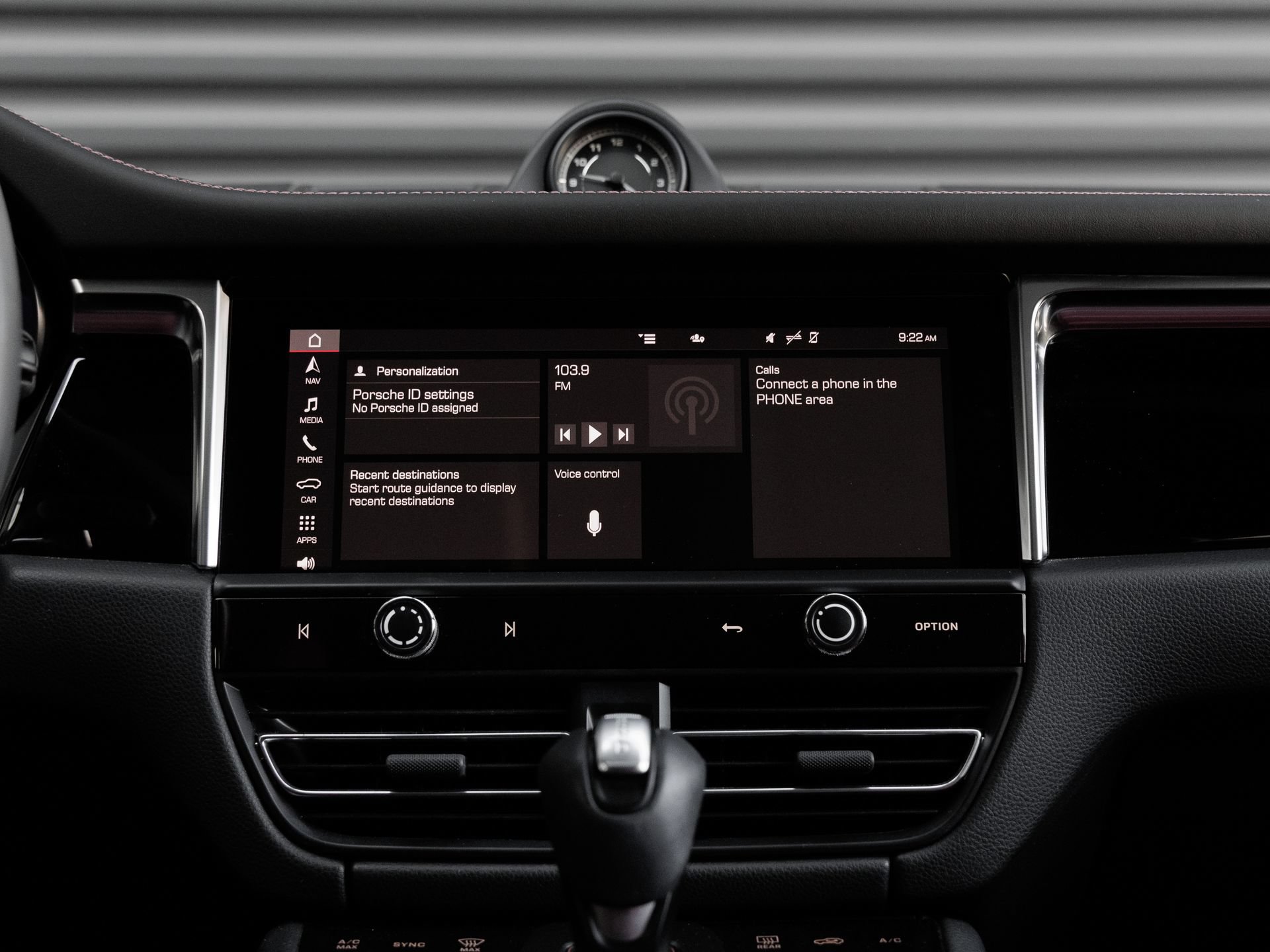 Certified 2023 Porsche Macan S AWD/4WD image 21