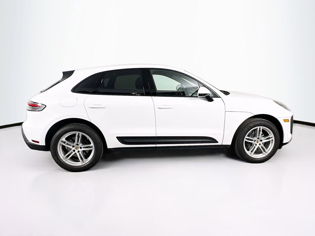 Certified 2025 Porsche Macan image 8