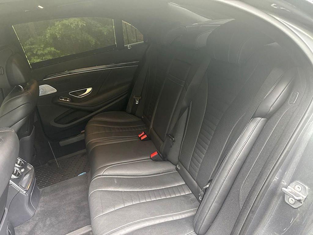 Used 2020 Mercedes-Benz S 560 Sedan w/ AMG Line Exterior image 24