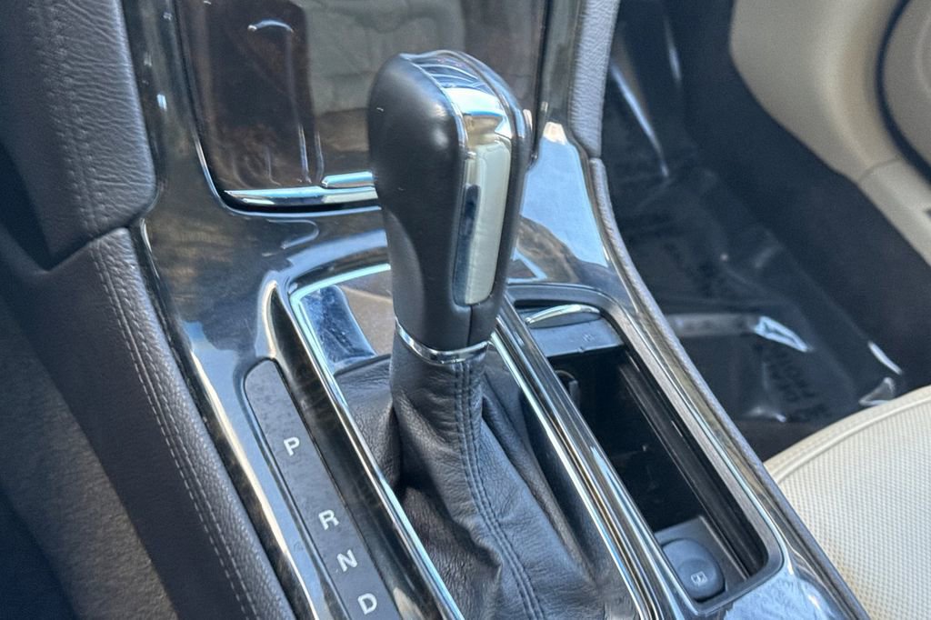 Used 2014 Lincoln MKS w/ Equipment Group 101A image 19