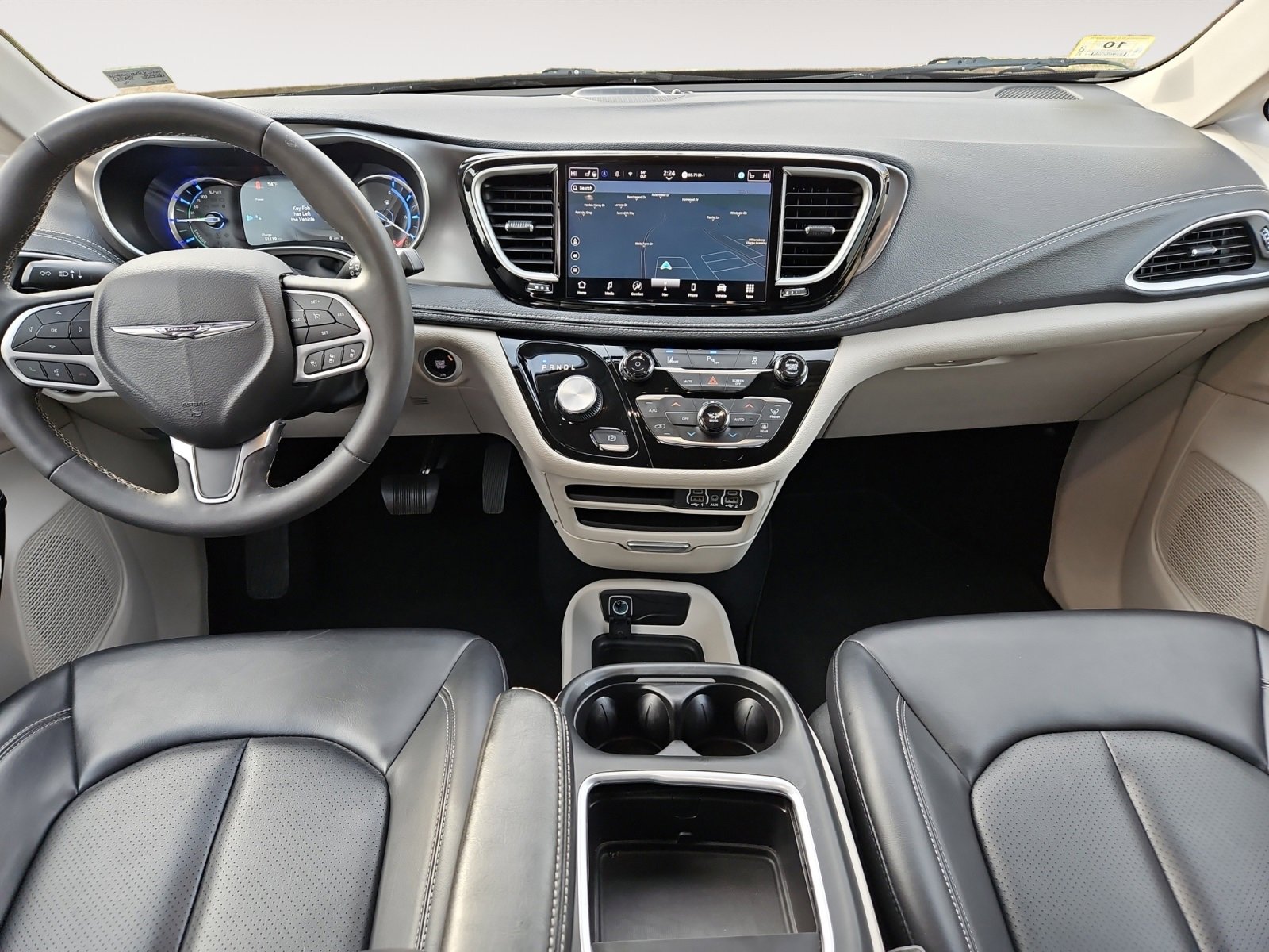 Used 2024 Chrysler Pacifica Select image 10