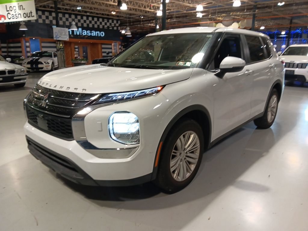 Used 2024 Mitsubishi Outlander ES AWD/4WD image 8