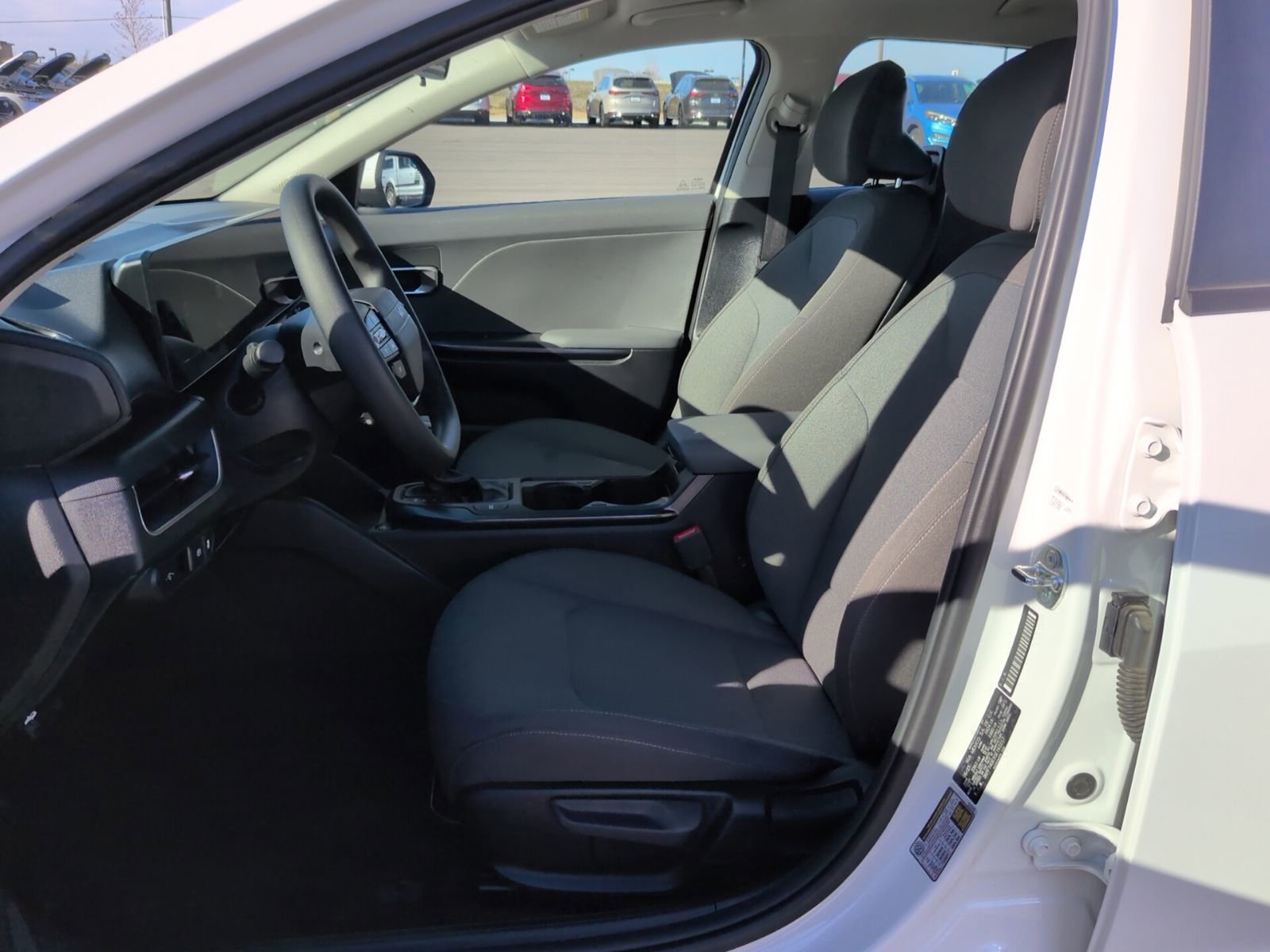 Used 2025 Kia K4 LXS image 9