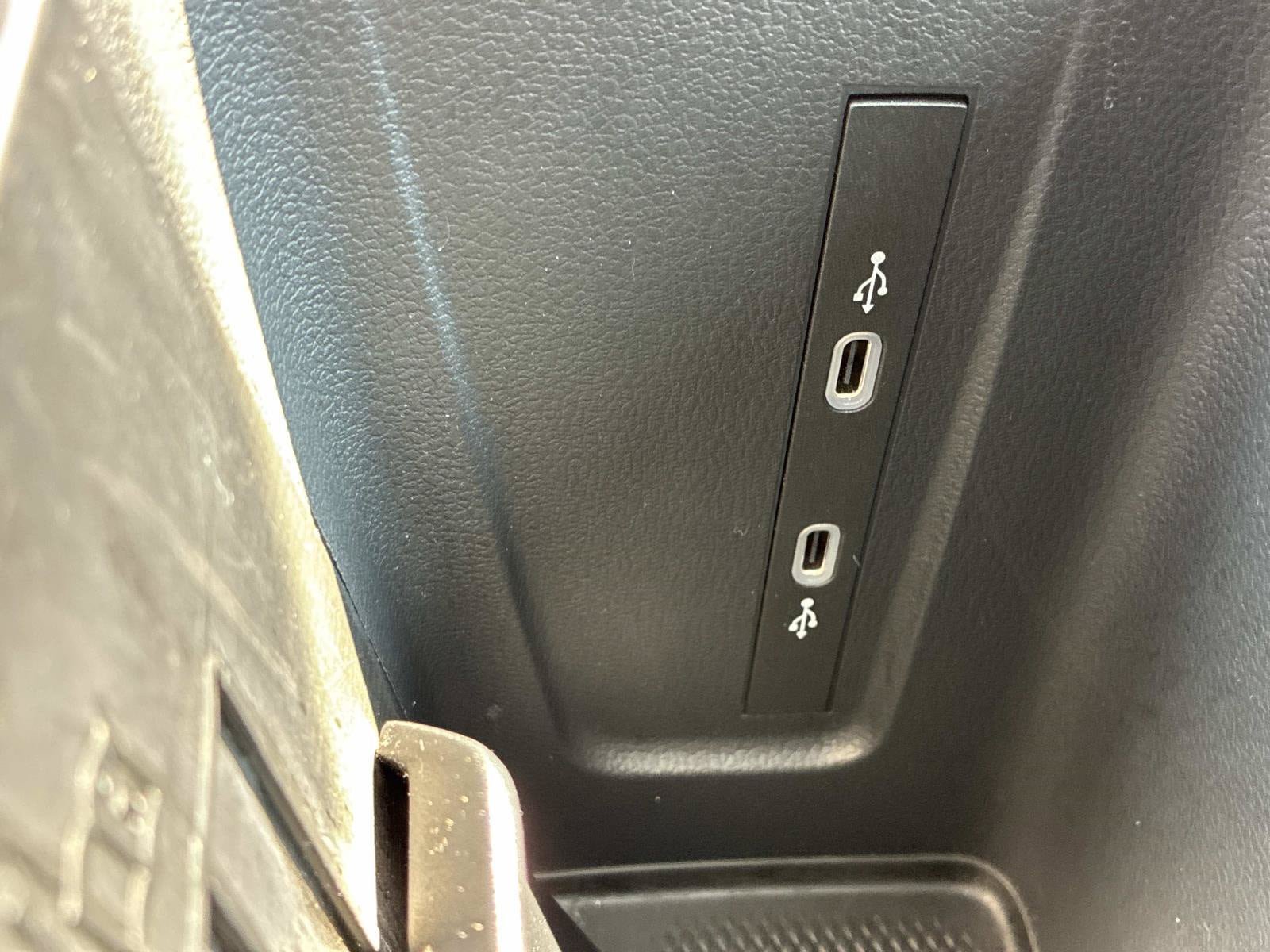Used 2025 Volkswagen Tiguan SEL R-Line AWD/4WD image 32