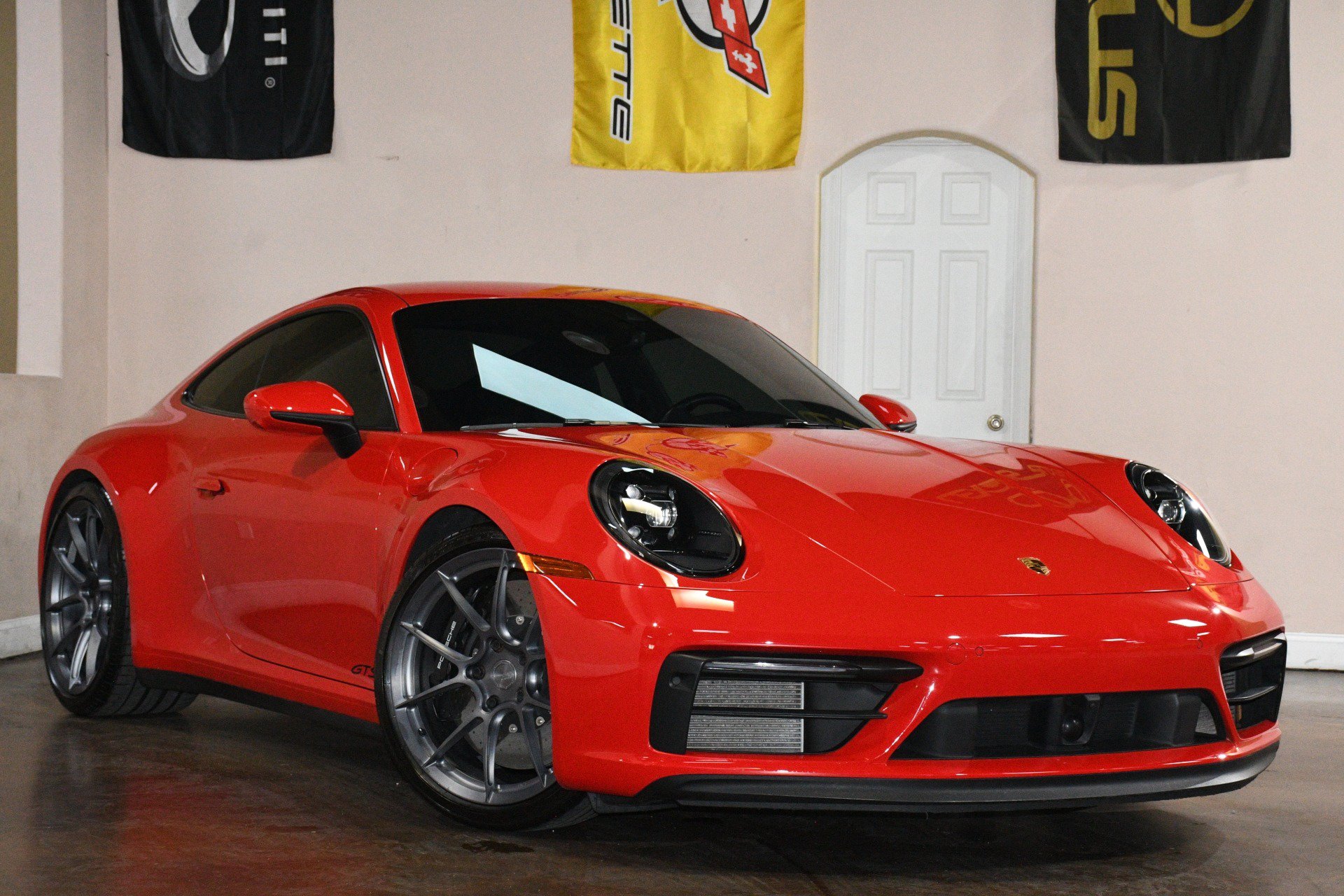 Used 2022 Porsche 911 Carrera GTS RWD image 3