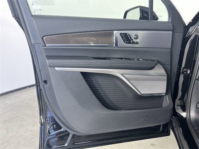 Used 2026 Cadillac Vistiq Luxury image 23