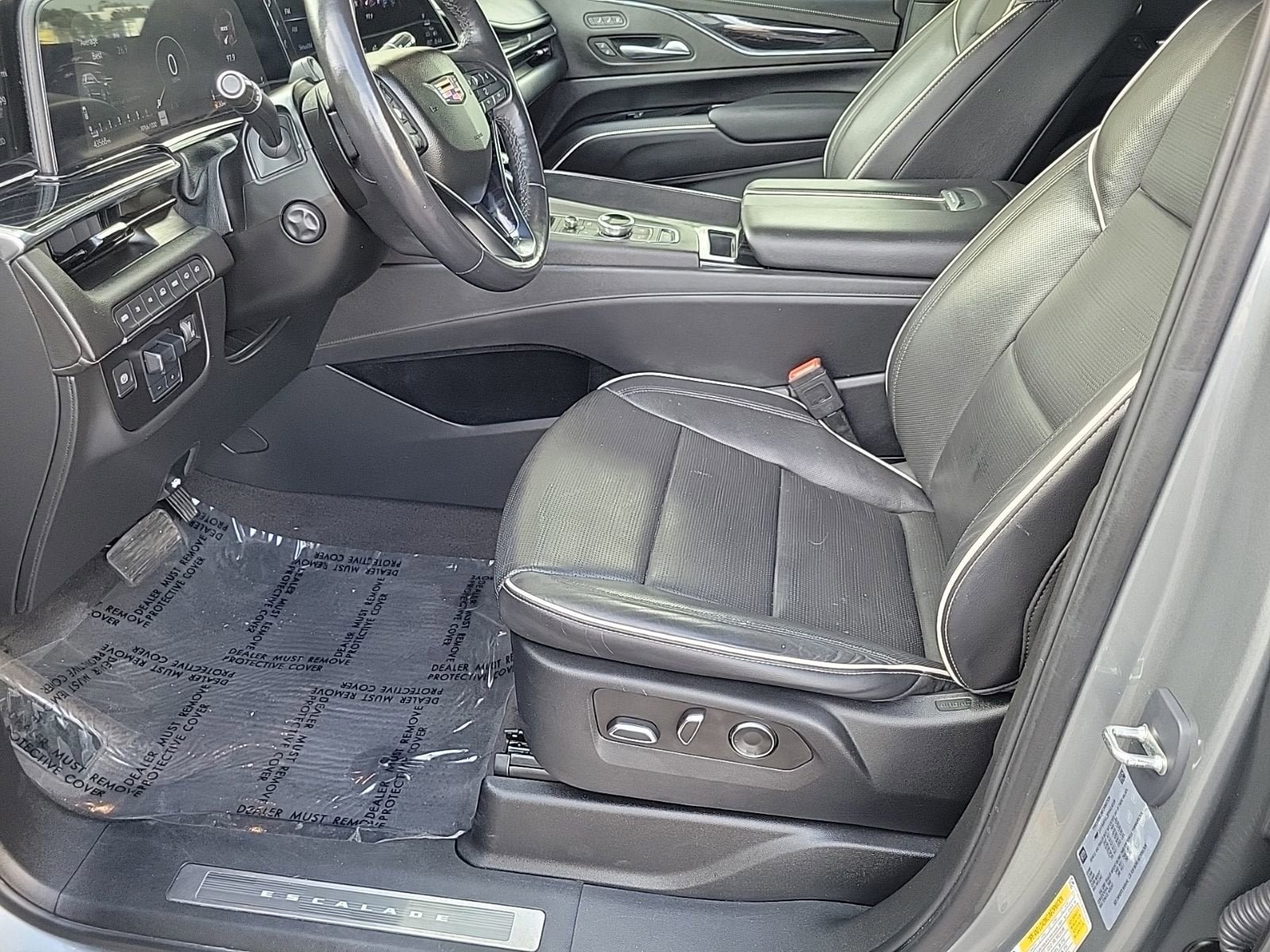 Used 2023 Cadillac Escalade Sport w/ LPO, ONYX Package AWD/4WD image 12