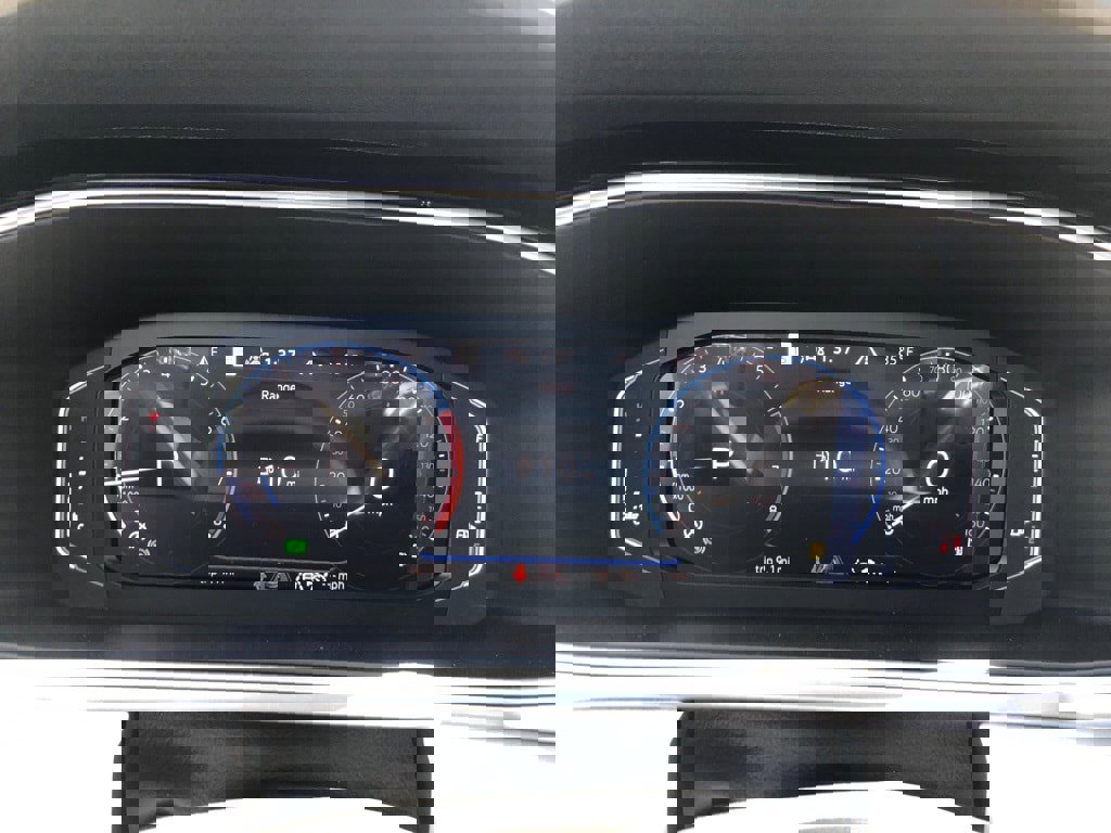 New 2025 Volkswagen Taos SEL image 20